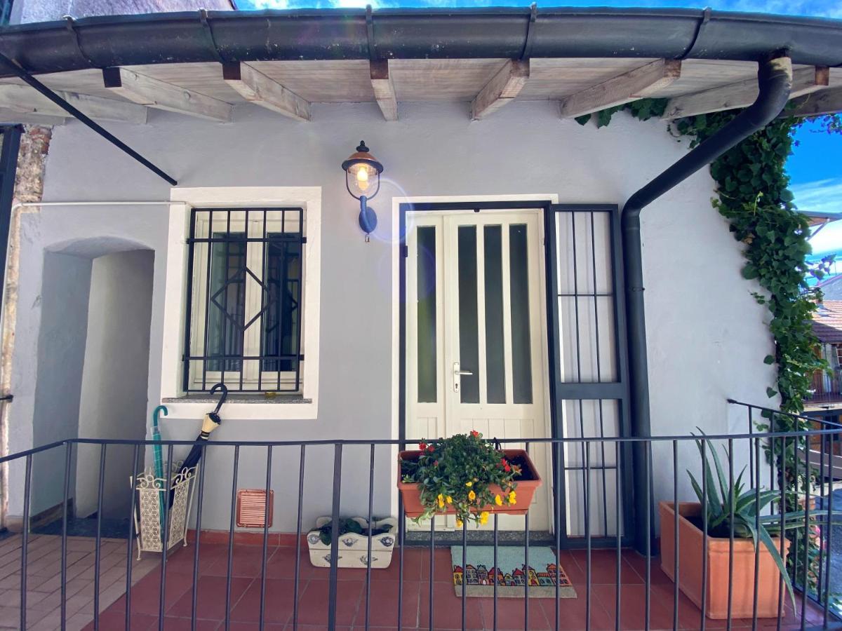 Ferienwohnung Nicolaus Sesto Calende Exterior foto