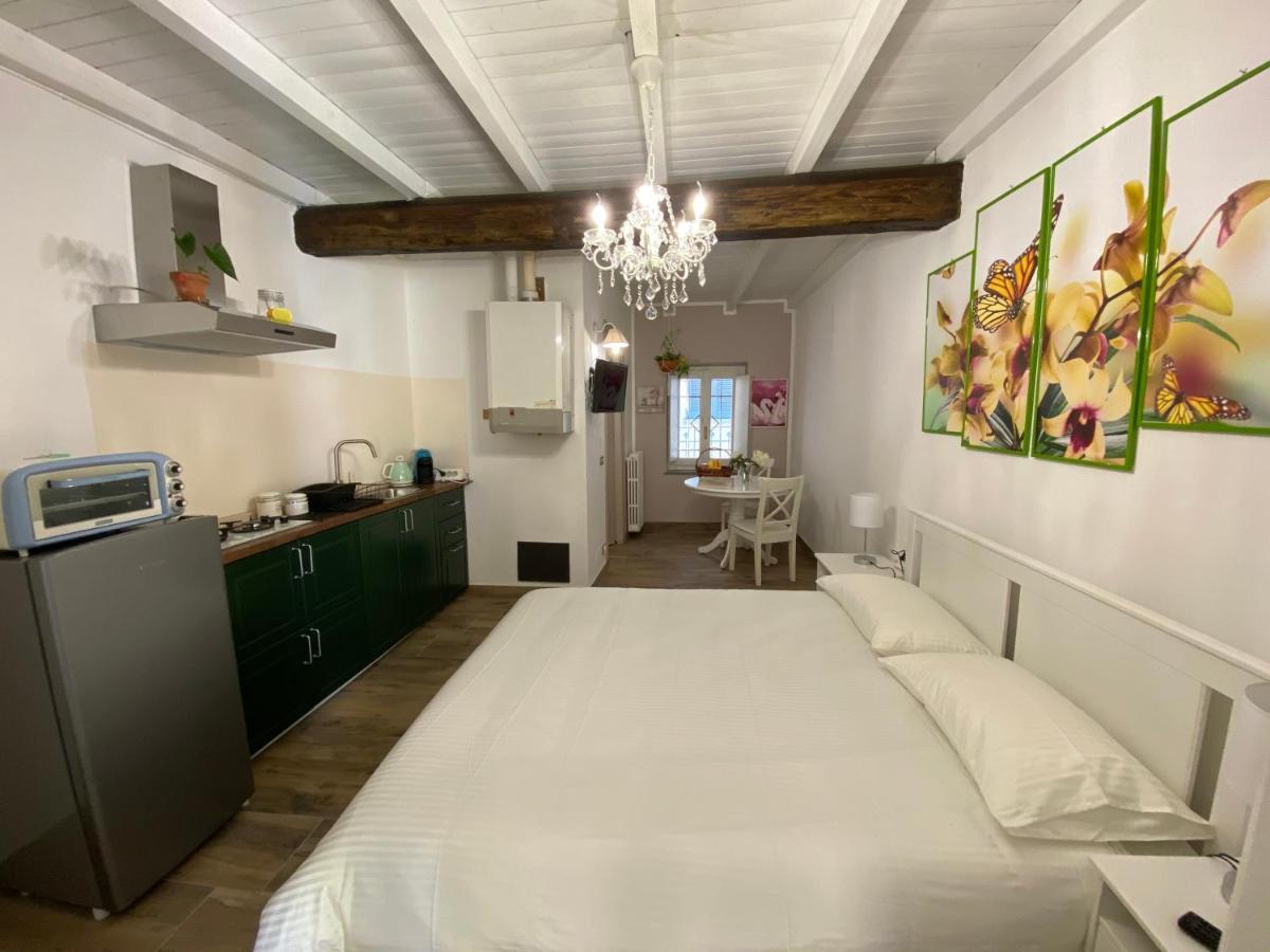 Ferienwohnung Nicolaus Sesto Calende Exterior foto