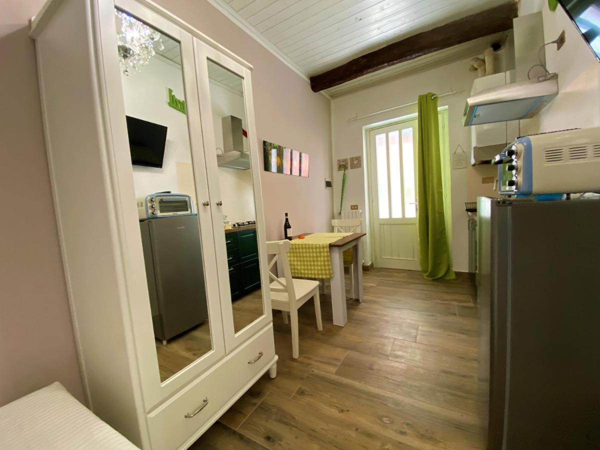 Ferienwohnung Nicolaus Sesto Calende Exterior foto