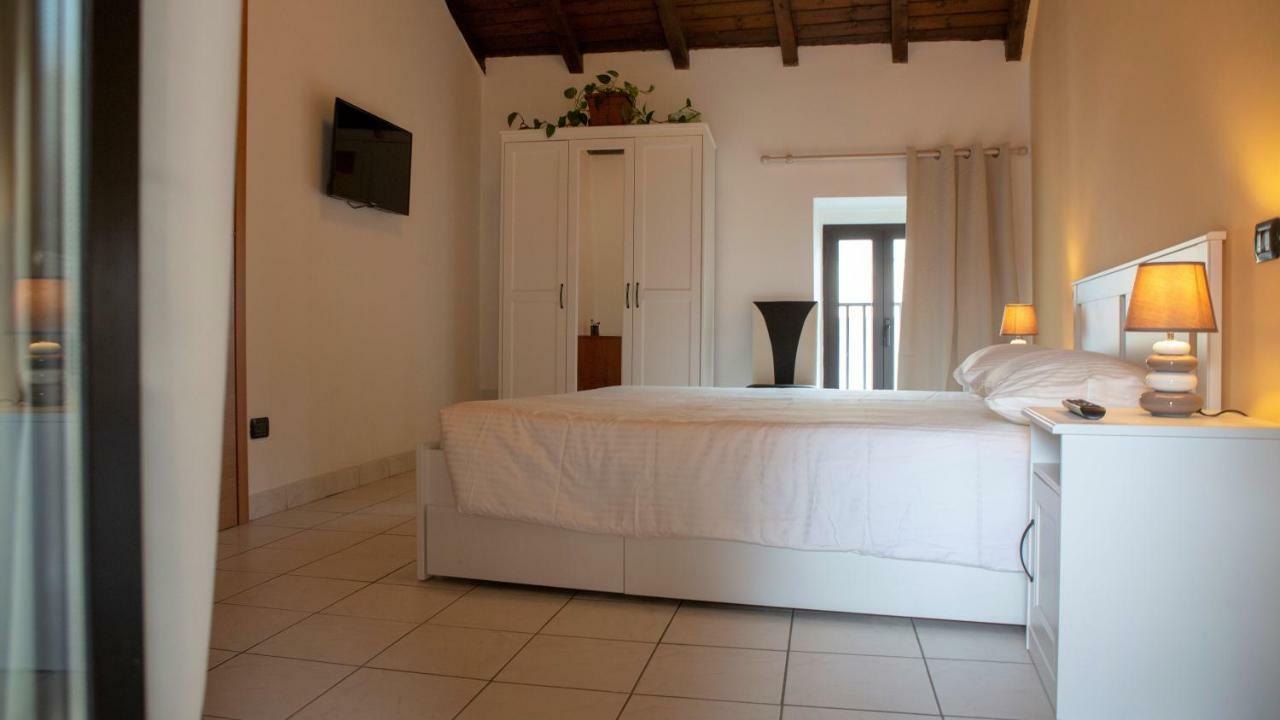 Ferienwohnung Nicolaus Sesto Calende Exterior foto